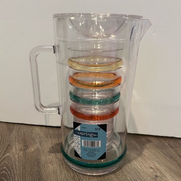 Space Saving Drink Pitcher with 4 Tumblers- NWT - Picture 2 of 3